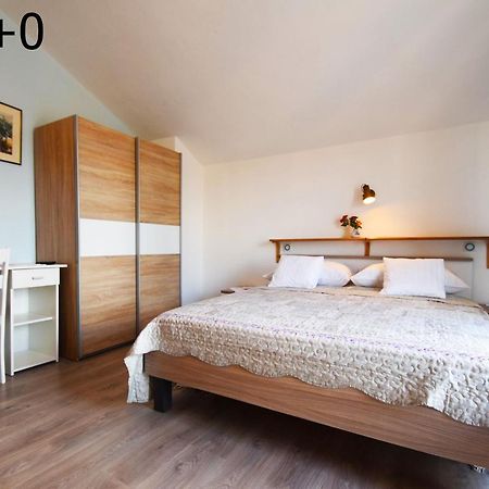 Apartments Mira Starigrad Paklenica Exterior foto