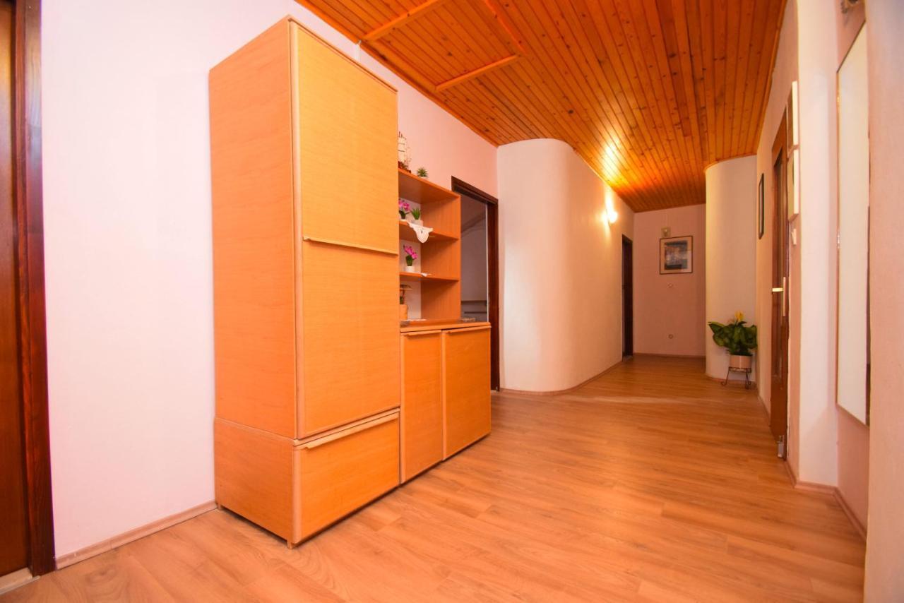 Apartments Mira Starigrad Paklenica Exterior foto